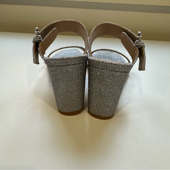 Stuart Weitzman Piper 75mm Crystal/Pearl-Embellished Block-Heel Sandals - Picture 10 of 16